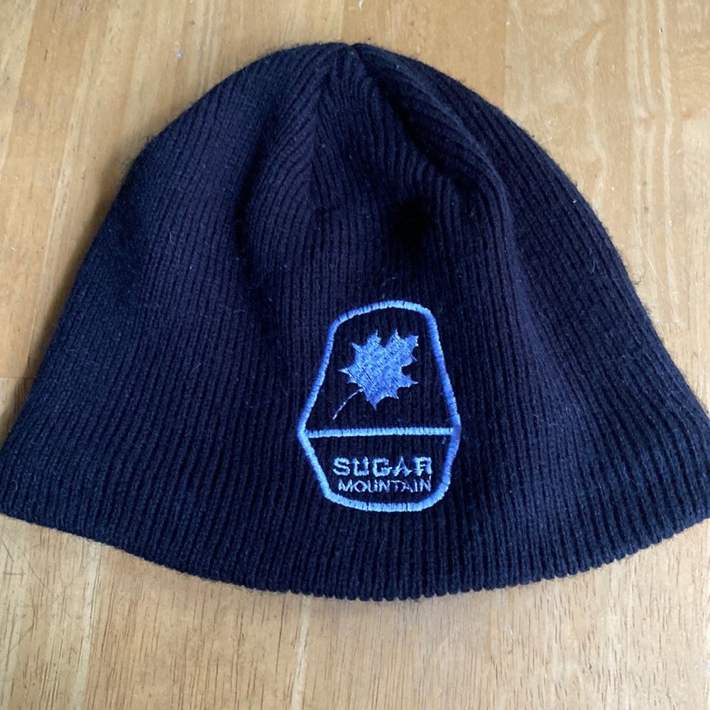 Black SUGAR Mountain winter Beanie style hat pre-owned good condition